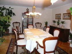D�sseldorf G�stehaus Th�le: Esszimmer